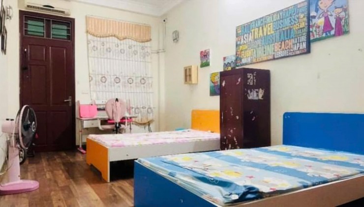 CHO THUÊ LÀM SPA, MỌI MÔ HÌNH KD Mặt phố Tây sơn 240 m2 , 3 tầng , Giá 120 triệu